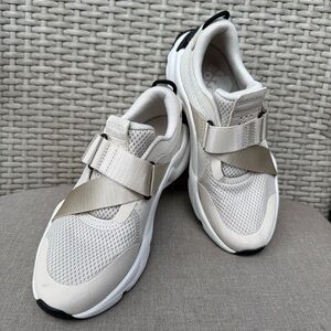 Sorel Velcro Lace Tennis Athletic Shoe Kinetic